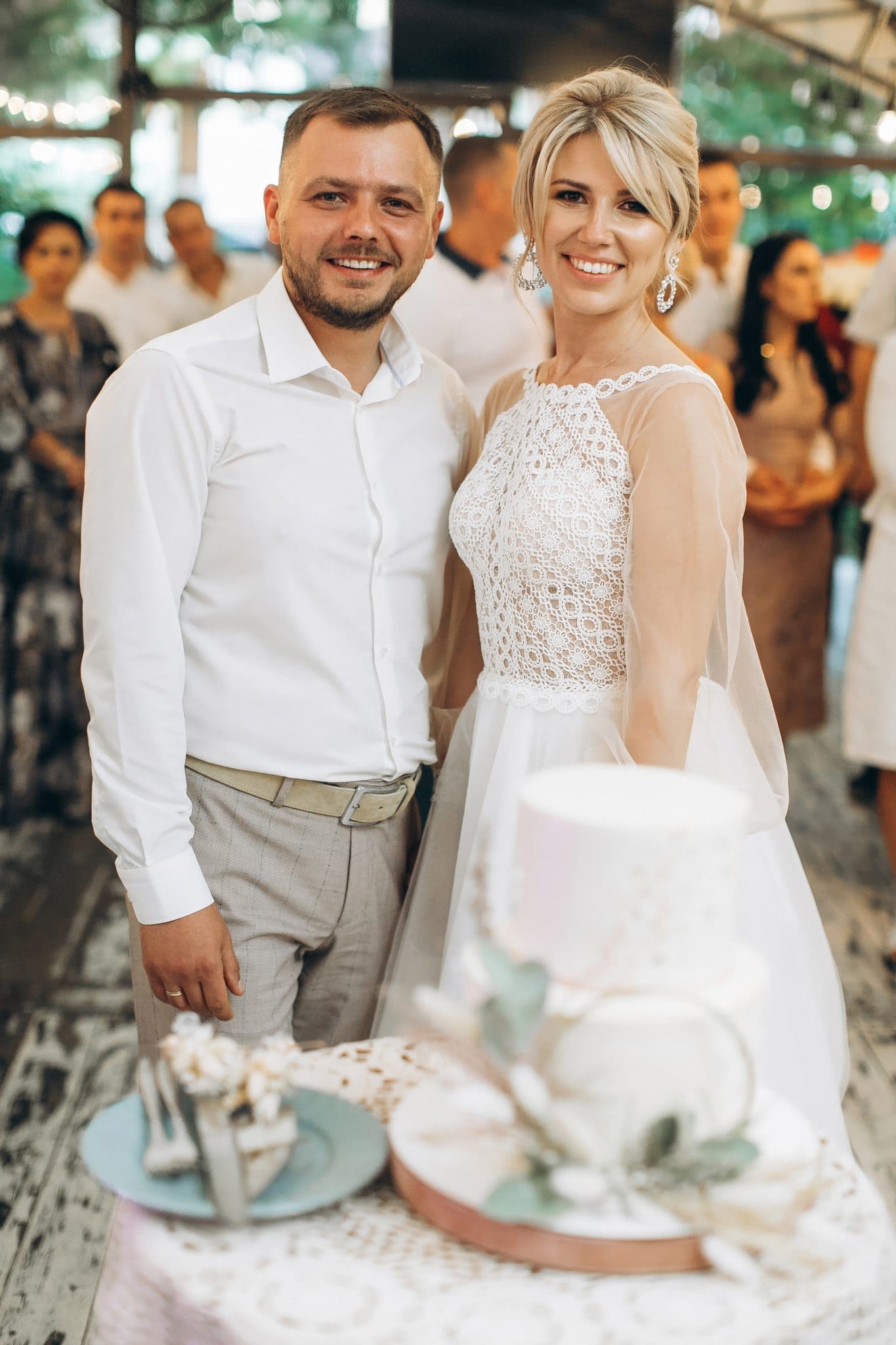 Mariage de prestige réalisé en studio professionnel par Greg Studio Photo à Neuilly-sur-Marne, Seine-Saint-Denis, Paris, Île-de-France, Gagny, Villemomble, Noisy-le-Grand. Prise de vue d'art haut de gamme capturant la complicité et l'authenticité de l'instant.
