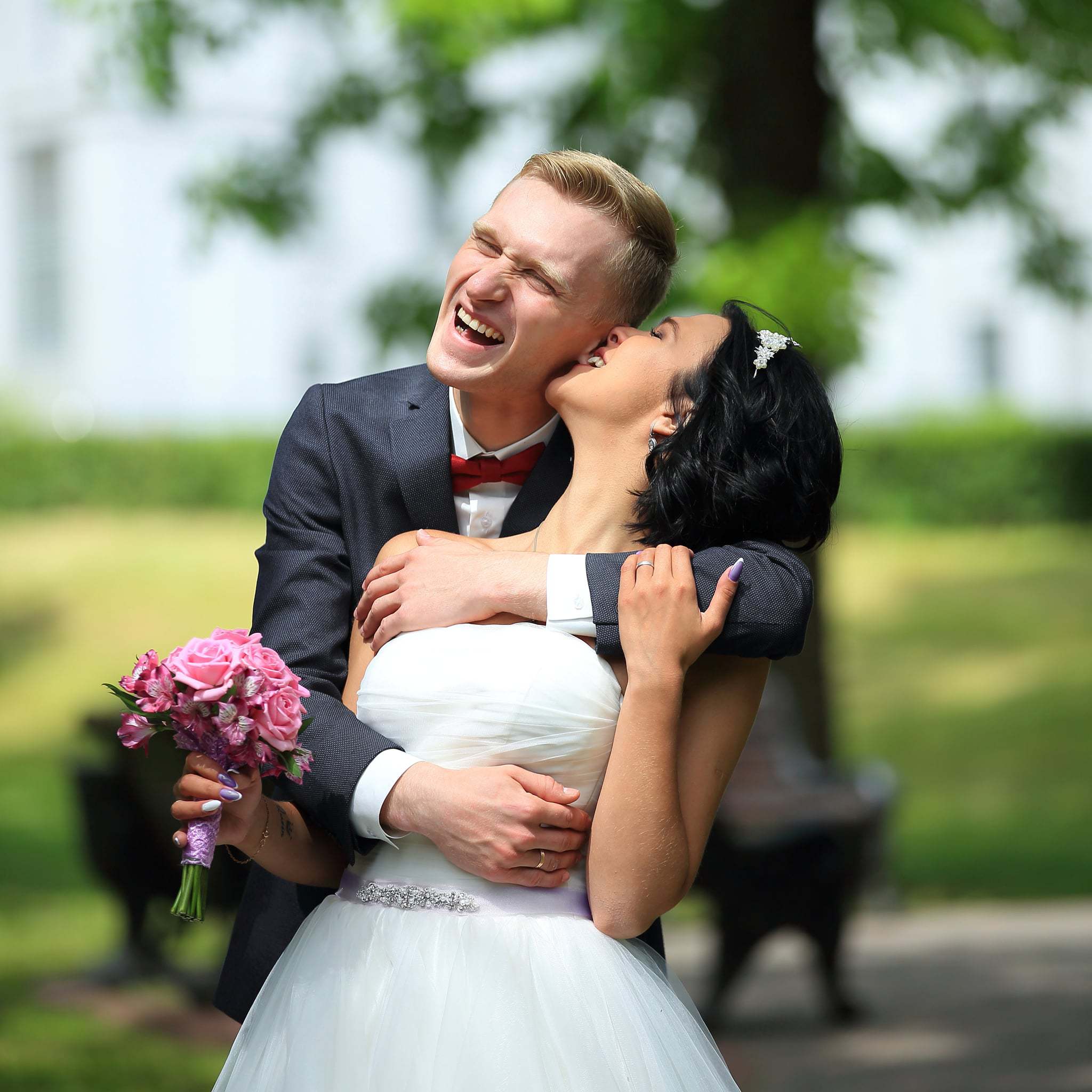 Mariage de prestige réalisé en studio professionnel par Greg Studio Photo à Neuilly-sur-Marne, Seine-Saint-Denis, Paris, Île-de-France, Gagny, Villemomble, Noisy-le-Grand. Prise de vue d'art haut de gamme capturant la complicité et l'authenticité de l'instant.