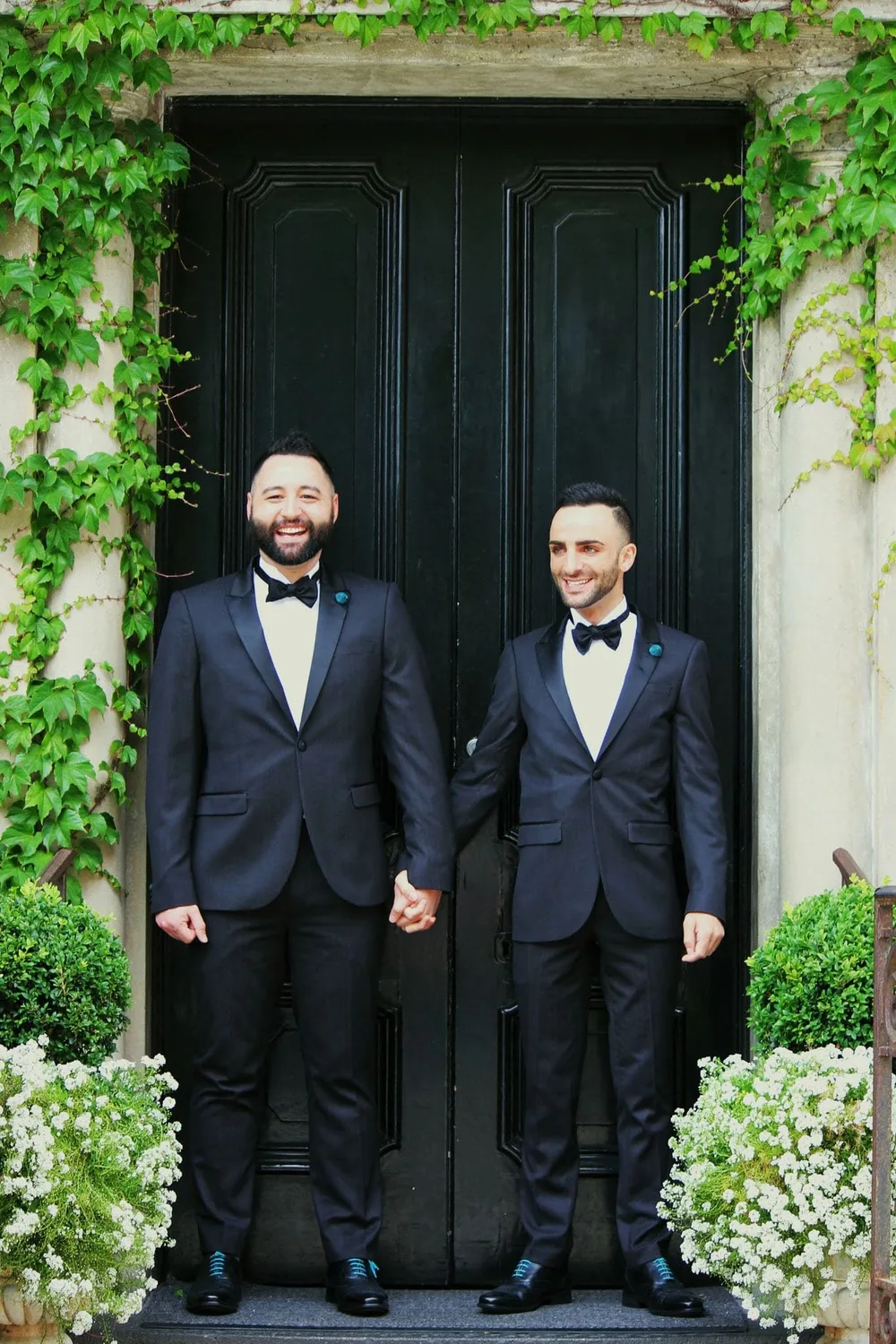 Mariage de prestige réalisé en studio professionnel par Greg Studio Photo à Neuilly-sur-Marne, Seine-Saint-Denis, Paris, Île-de-France, Gagny, Villemomble, Noisy-le-Grand. Prise de vue d'art haut de gamme capturant la complicité et l'authenticité de l'instant.