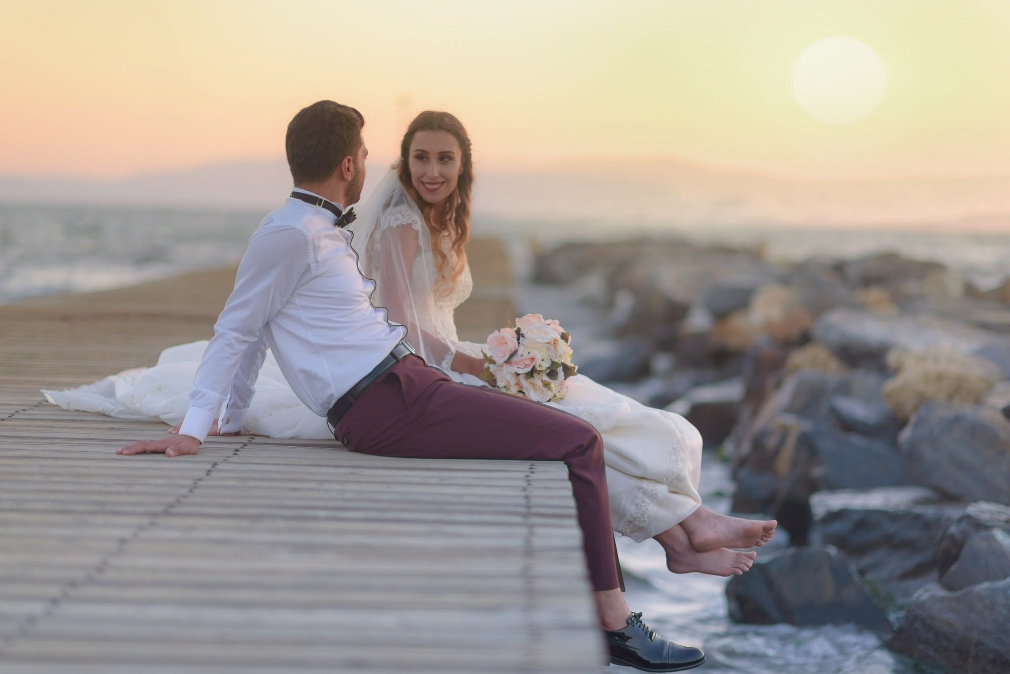 Mariage de prestige réalisé en studio professionnel par Greg Studio Photo à Neuilly-sur-Marne, Seine-Saint-Denis, Paris, Île-de-France, Gagny, Villemomble, Noisy-le-Grand. Prise de vue d'art haut de gamme capturant la complicité et l'authenticité de l'instant.